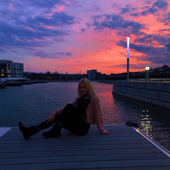 Meet your Posher, Selina - Picture 1 of 1